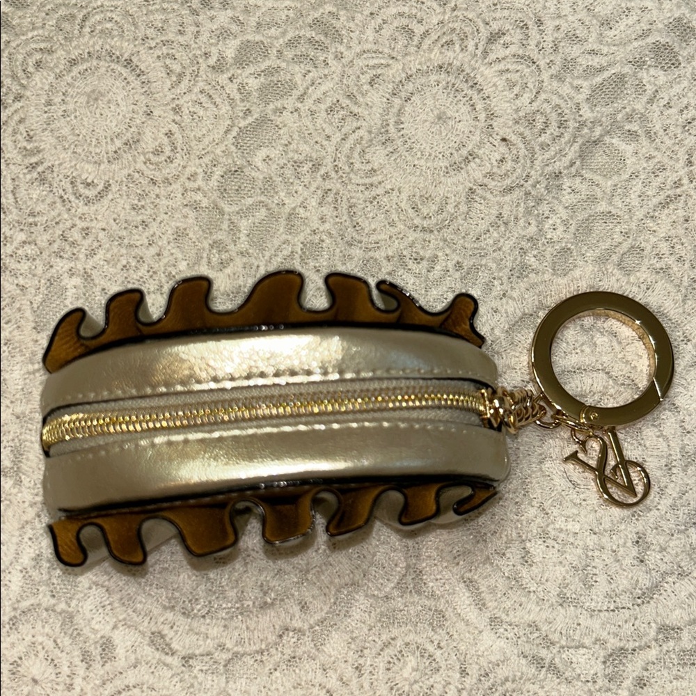 Beautiful Shell Coin Pouch - Picture 4 of 7